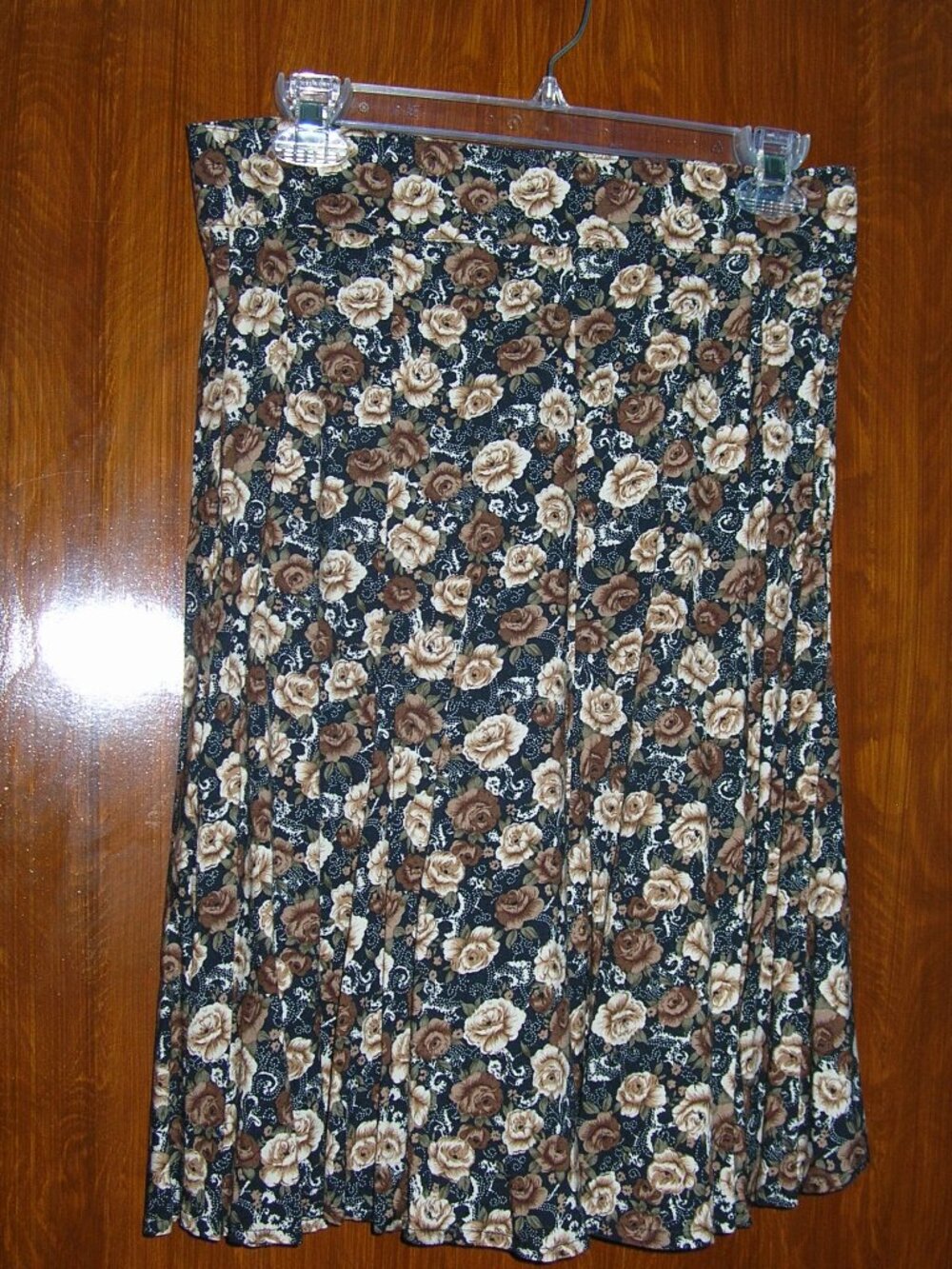 Women's Flowered Skirt Size Medium (10) 23"L Aqua by Scotts Beautiful! New J1